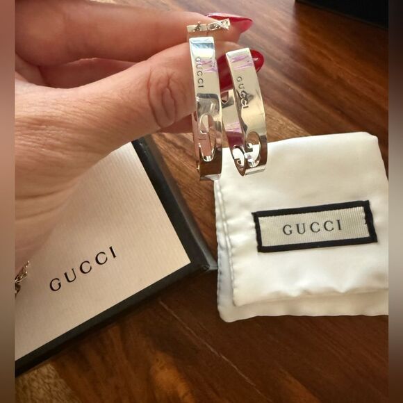 Gucci
'G' Cutout Hoop Earrings - Picture 3 of 4